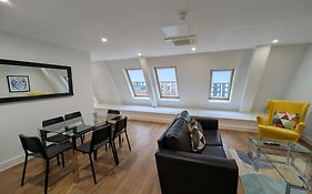 HOF - 100 Kings Road Apartamentos